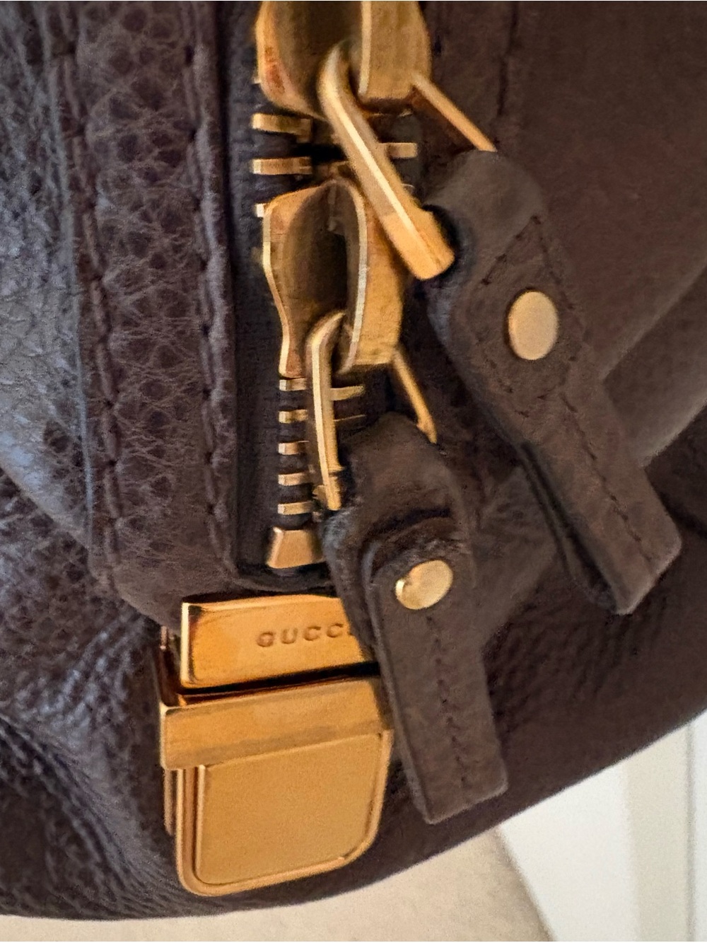 Gucci Brown Leather Briefcase with Gold Crest Hardware - Picture 3 of 12